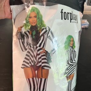 Women’s sexy Bettlejuice costume